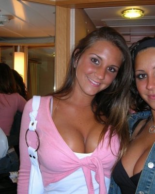 Viele hübsche und heiße Amateur-Teens, die sich ausziehen und sexy posieren
 #79398825