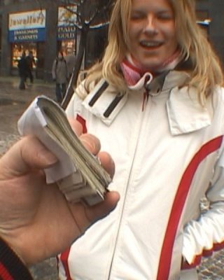 Zwei schöne Babes saugen und lieben einen Schwanz
 #76729498