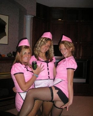 Babes in Nahaufnahme Dekolleté Schüsse
 #77112168