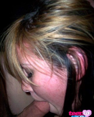 Amateur teen in Krankenschwester Uniform schlucken den Schwanz
 #68120544