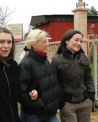 Drei Küken haben ein lesbisches Leckfest
 #78260806