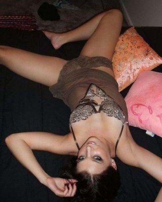 Bildauswahl von Amateur dampfenden heißen sexy spanischen Freundinnen
 #67284940