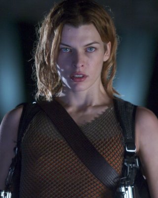 Milla Jovovich Looking Hot  Armed To The Teeth In The 'Resident Evil: Apocalypse