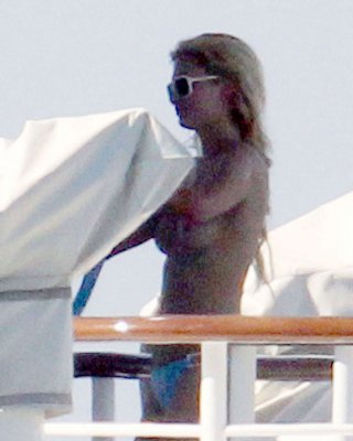 Paris Hilton Exposing Her Nice Tits While Sunbathing Topless On Yacht Paparazzi 