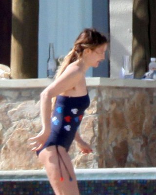 Drew Barrymore Showing Her Sexy Body And Hot Ass In Bikini