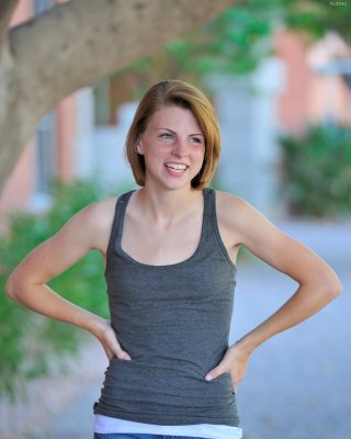 Amateur teen aubrey ist schüchtern und zieht sich langsam aus
 #71518235
