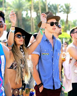 Vanessa hudgens trägt ein knappes Outfit beim coachella 2014
 #75199354