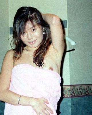 Asian amateur babe strips and deeply sucks #69987367