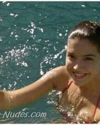 映画「リッジモント・ハイで高速増殖中」の主演女優、フィービー・ケイツのヌード
 #75367743