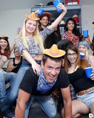 College-Sexparty mit Gruppenfick
 #67217799