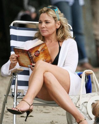 Kim cattrall zeigt Titten und Arsch und posiert sexy im Bikini
 #75425475