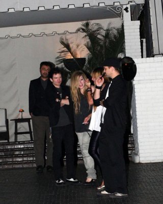 Avril Lavigne Looking Fucking Drunk In Some Club Paparazzo Photos