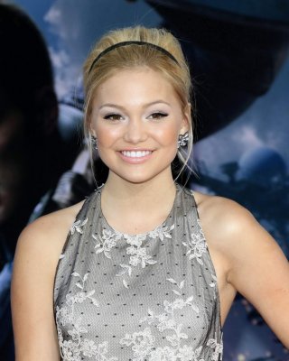 Olivia Holt Leggy Wearing A Mini Dress At The 'Captain America: The Winter Soldi