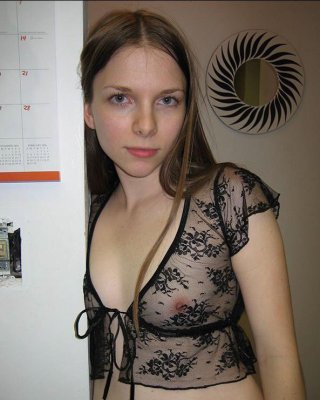 Fotos von einer verspielten Tussi mit schönen Titten und Arsch
 #68217607