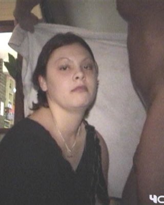 酔っぱらった素人娘が男をオナニーしている #78424897