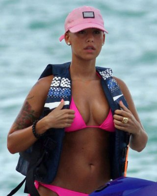 Amber Rose Exposing Fucking Sexy Body And Hot Ass In Bikini On Beach