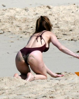 Stephanie Seymour zeigt ihren Arsch und posiert sexy
 #75406378