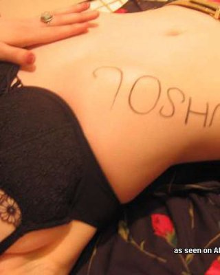 Bildergalerie einer Amateur-Punk-Hottie, die ihre Tattoos zeigt
 #67649142