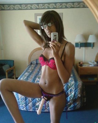 Schwarze Sistah mit einem Strapon Dildo Camwhores
 #73340696