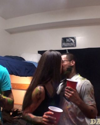 Mira este increíble dormitorio universitario pintura corporal orgía de sexo en grupo impresionante cum cara pa
 #75837890