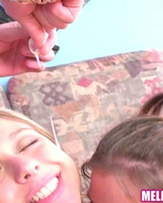 Wunderschöne Teens ficken mit einem Kerl in diesen Hardcore-Fotos
 #67859798