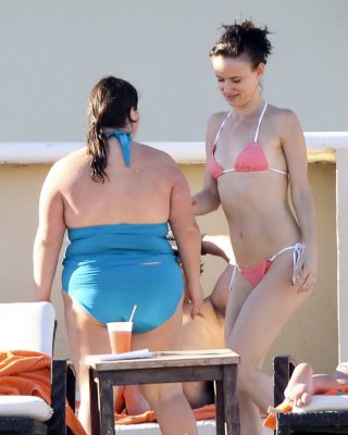 Juliette Lewis Showing Off Her Hot Ass In Bikini At The Beach In Los Cabos