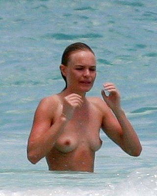 Kate Bosworth Exposing Her Nice Big Boobs And Playing On Beach Paparazzi Picture