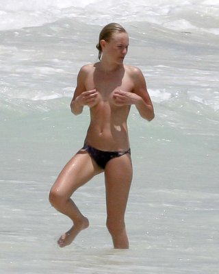 Kate Bosworth Exposing Her Nice Big Boobs And Playing On Beach Paparazzi Picture