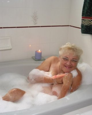 Fat Hot Tub - old fat hot tub granny is a little shy Porn Pictures, XXX Photos, Sex  Images #3004387 - PICTOA