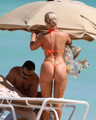 Nicole Coco Austin Showing Huge Boobs And Sexy Ass In Thong