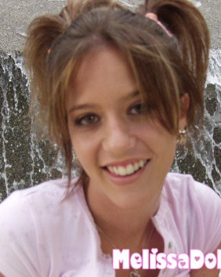 Süßes Teenie zeigt ihren sexy kleinen Körper
 #75071998