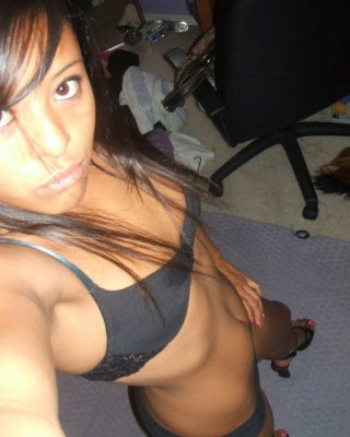 Bilderserie von Amateur Camwhoring Hotties
 #77070421