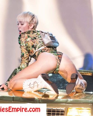 320px x 400px - Miley Cyrus spreads her legs and show nude tits Porn Pictures, XXX Photos,  Sex Images #2943821 - PICTOA