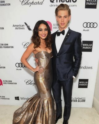 Vanessa Hudgens Busty Wearing Tight Tube Maxi Dress At The Oscars 2014 Vanity Fa