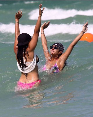 Cassie ventura fucking sexy und heiße Bikini und nasse Muschi Fotos
 #75330958