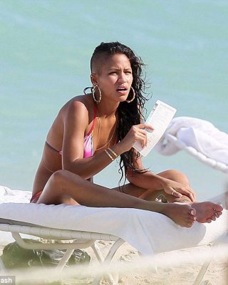 Cassie ventura fucking sexy und heiße Bikini und nasse Muschi Fotos
 #75331020