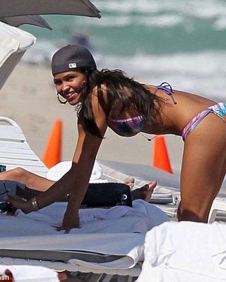 Cassie ventura fucking sexy und heiße Bikini und nasse Muschi Fotos
 #75331024