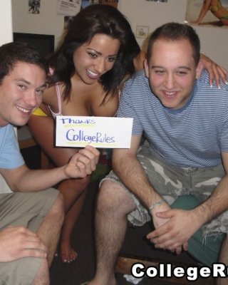 Heiße College-Dorm-Party gehen wild in diesen heißen verdammt verrückte Bilder
 #79401858