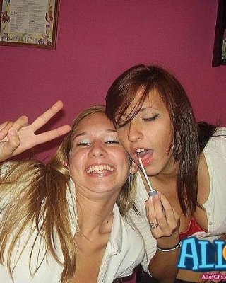 Heiße Freundinnen betrunkenen Sex-Party
 #68122799