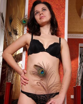 Brünette Babe Streifen nackt
 #74660000
