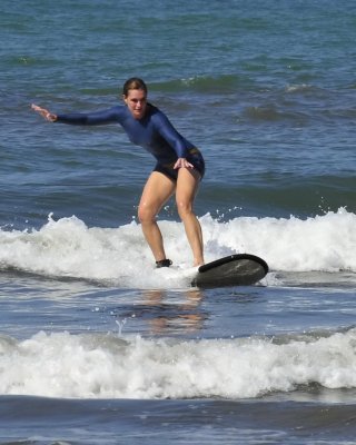 Brooke Shields Busty Showing Her Nipple Pokies While Surfing At The Beach In Cos