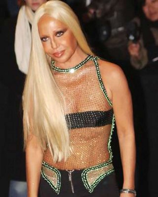 Donatella versace cought exposing her big tits on beach paparazzi pictures
 #75362534