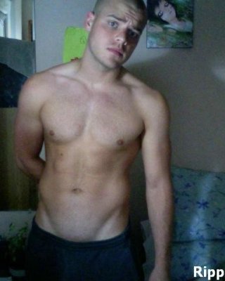 Hunk Dude With Nice Upper Body Showing Off His Goodies