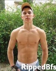 Hunk Dude With Nice Upper Body Showing Off His Goodies