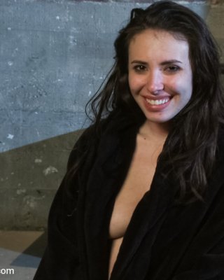 Casey calvert ist neu in der Branche, aber sie hat offensichtlich einen schmutzigen Geist seit
 #68602228