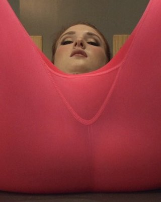 Ashley Lane Rides The Sybian Fucking Machine In Her Yoga Pants