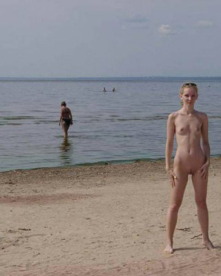 Busty Chick Shows Her Naked Body At The Nude Beach