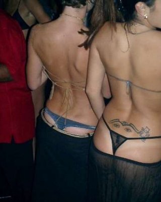 Busty und sexy Freundinnen in geheimen asmateur Fotoaufnahmen
 #77094436