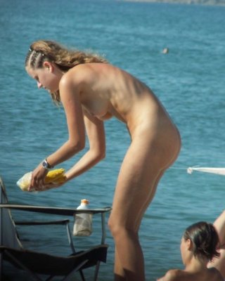 Unglaubliche FKK-Fotos
 #72289472