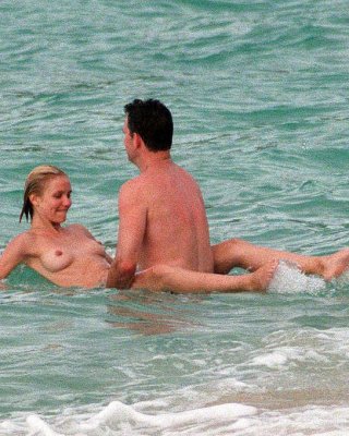 Cameron Diaz Nipple Slip On Beach Paparazzi Pictures